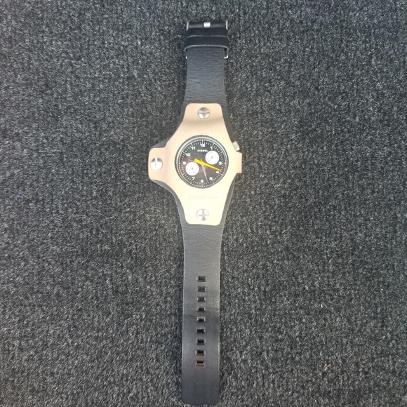 ***SOLD*** DIESEL Watch DZ-7040 [Like new; needs new battery] - Picture 13 of 13